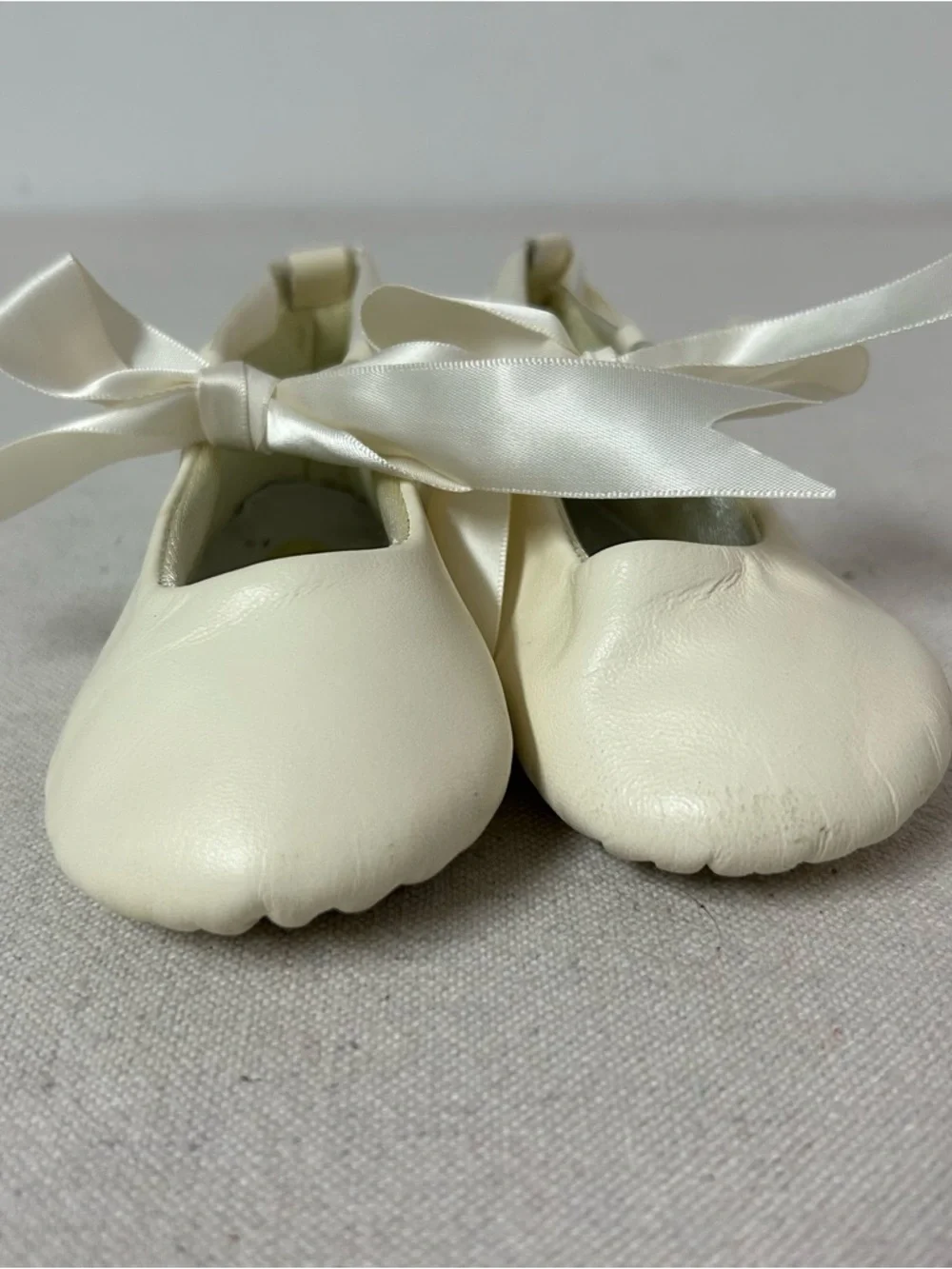 Designer’s Touch Ballet Flats Toddler Girls 6 Ivory Leather Ribbon Tie String